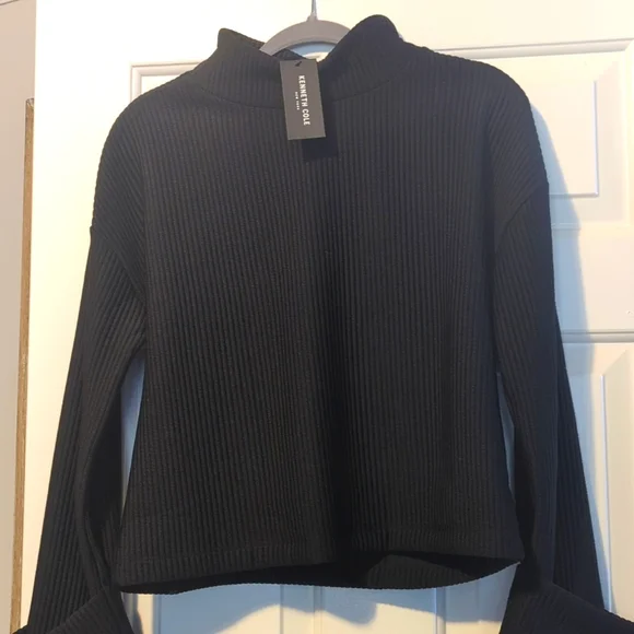 NWT Kenneth Cole black cropped turtleneck. Size M - Picture 1 of 10